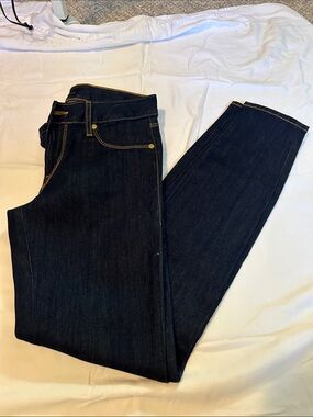 Women’s Dark Indigo Skinny Jeans with Contrast Stitching